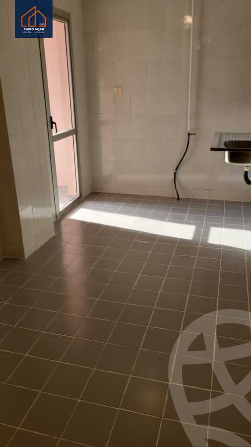 https://aqarmap.com.eg/en/listing/6014050-for-sale-cairo-new-cairo-lrhb-city-phase-1-ahmed-rami-st