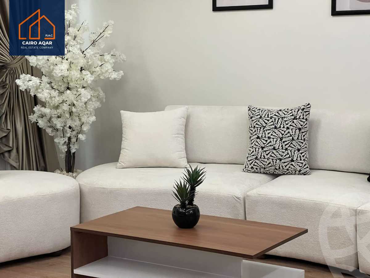 https://aqarmap.com.eg/en/listing/6018682-for-rent-cairo-new-cairo-lrhb-city-phase-8