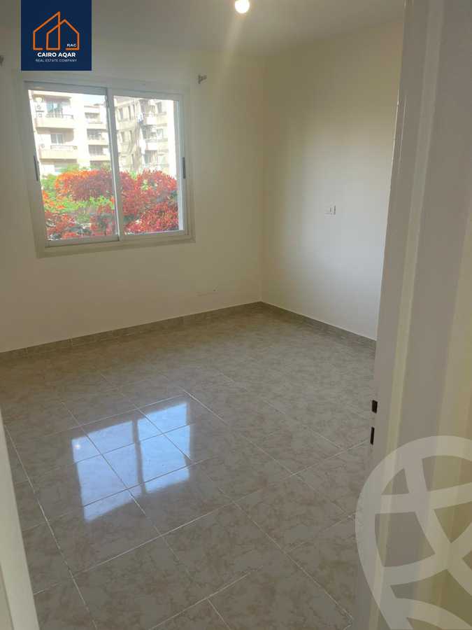https://aqarmap.com.eg/en/listing/6036450-for-rent-cairo-new-cairo-lrhb-city-phase-4-mohammed-farid-st