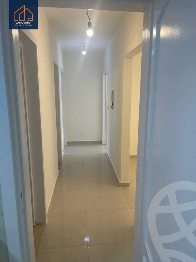 https://aqarmap.com.eg/en/listing/6036450-for-rent-cairo-new-cairo-lrhb-city-phase-4-mohammed-farid-st