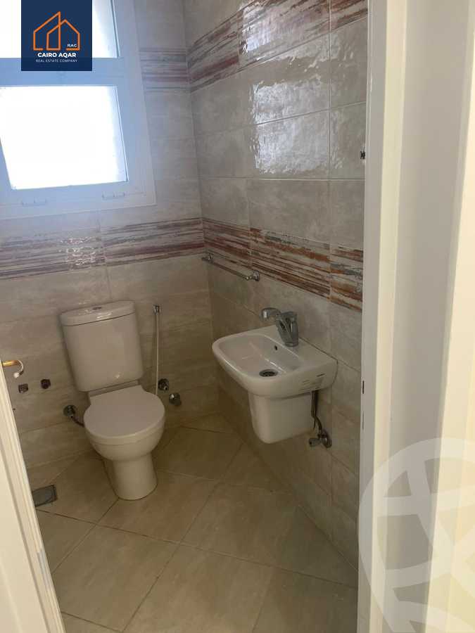 https://aqarmap.com.eg/en/listing/6036450-for-rent-cairo-new-cairo-lrhb-city-phase-4-mohammed-farid-st