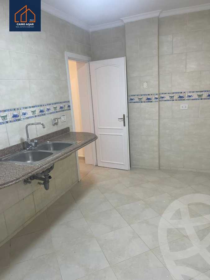 https://aqarmap.com.eg/en/listing/6036450-for-rent-cairo-new-cairo-lrhb-city-phase-4-mohammed-farid-st