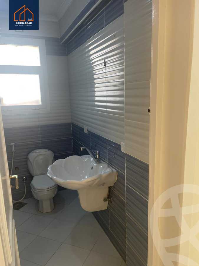 https://aqarmap.com.eg/en/listing/6036450-for-rent-cairo-new-cairo-lrhb-city-phase-4-mohammed-farid-st