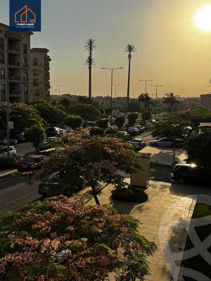 https://aqarmap.com.eg/en/listing/6088790-for-sale-cairo-new-cairo-lrhb-city-phase-8