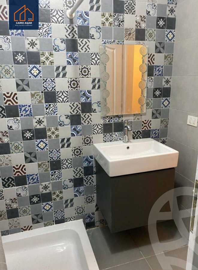 https://aqarmap.com.eg/ar/listing/6100055-for-rent-cairo-new-cairo-lrhb-city-phase-5-talaat-mostafa-st