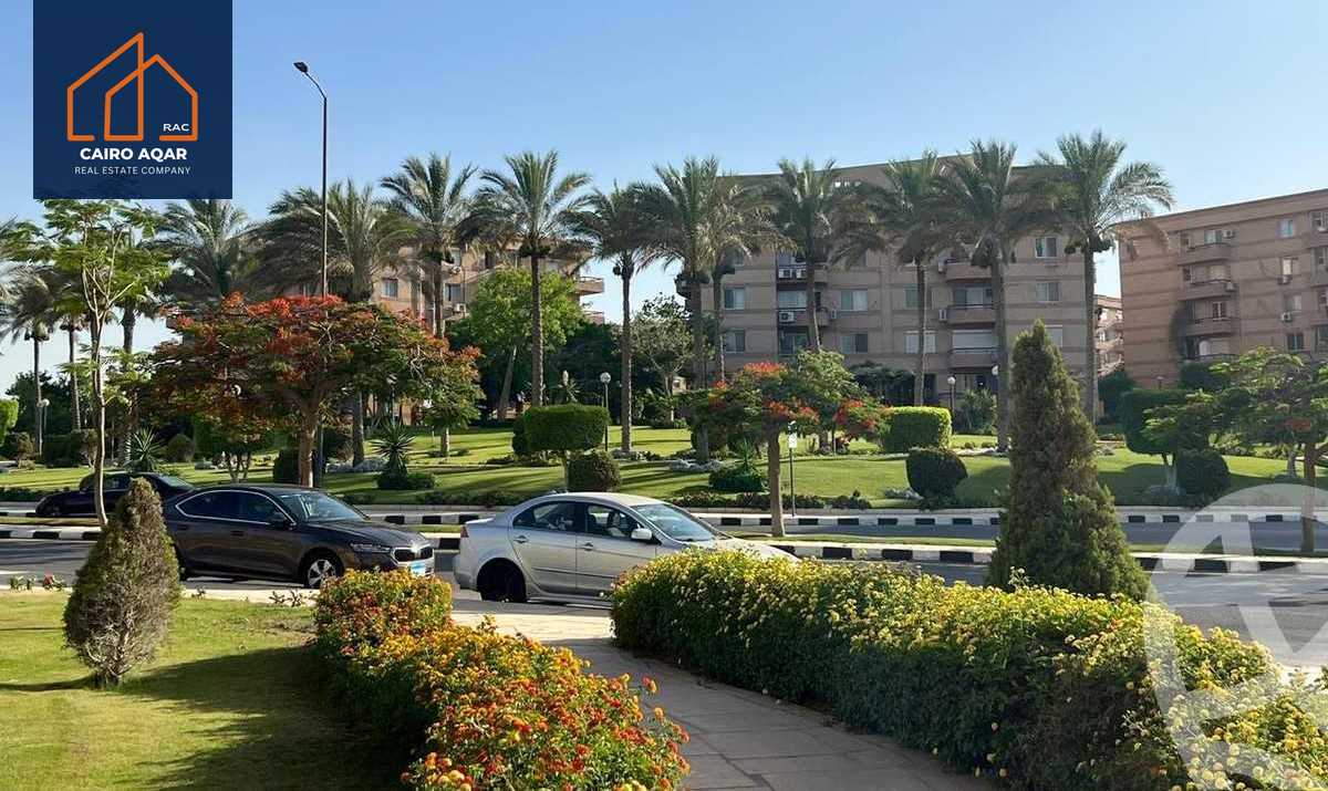 https://aqarmap.com.eg/ar/listing/6181812-for-sale-cairo-new-cairo-lrhb-city-phase-5-talaat-mostafa-st
