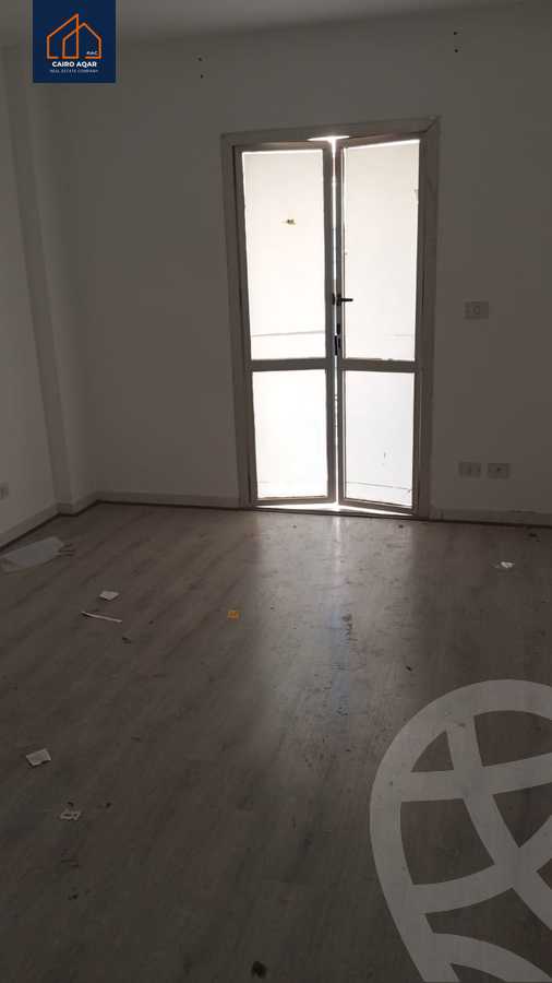 https://aqarmap.com.eg/en/listing/6191046-for-rent-cairo-new-cairo-lrhb-city-phase-2-osama-ibn-zaid-st