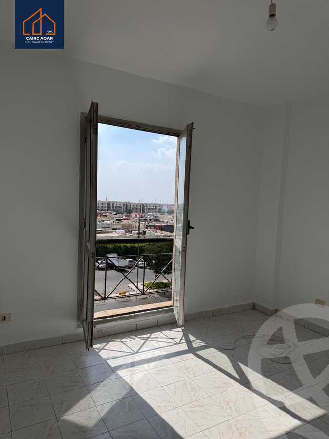 https://aqarmap.com.eg/ar/listing/6203444-for-rent-cairo-new-cairo-lrhb-city-phase-5-talaat-mostafa-st