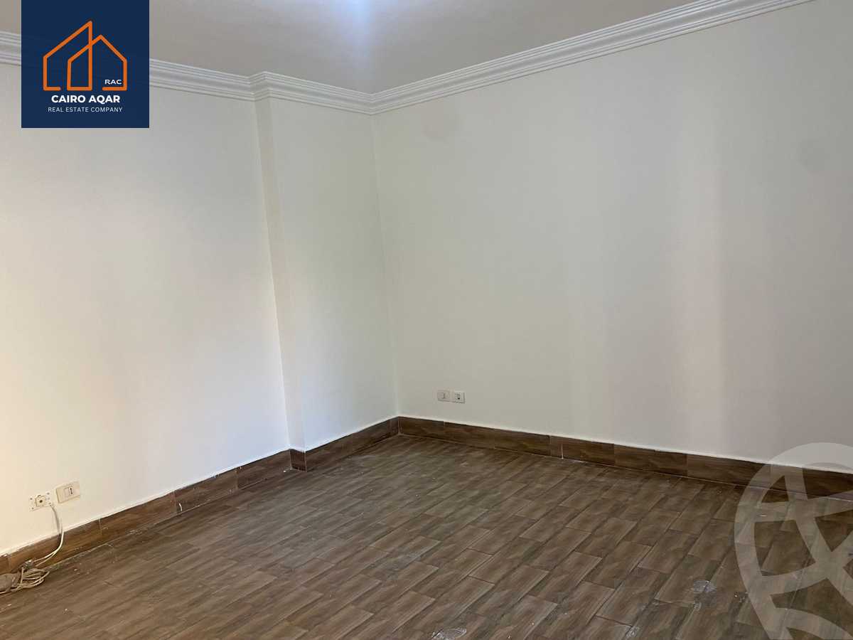 https://aqarmap.com.eg/ar/listing/6204286-for-rent-cairo-new-cairo-lrhb-city-phase-4-mohammed-farid-st