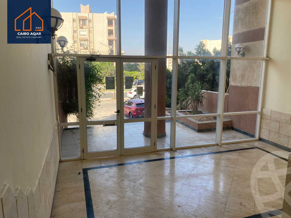 https://aqarmap.com.eg/ar/listing/6204286-for-rent-cairo-new-cairo-lrhb-city-phase-4-mohammed-farid-st