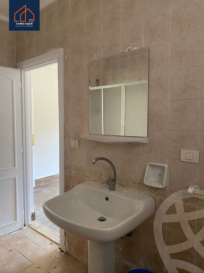 https://aqarmap.com.eg/ar/listing/6204311-for-rent-cairo-new-cairo-lrhb-city-phase-4-mohammed-farid-st