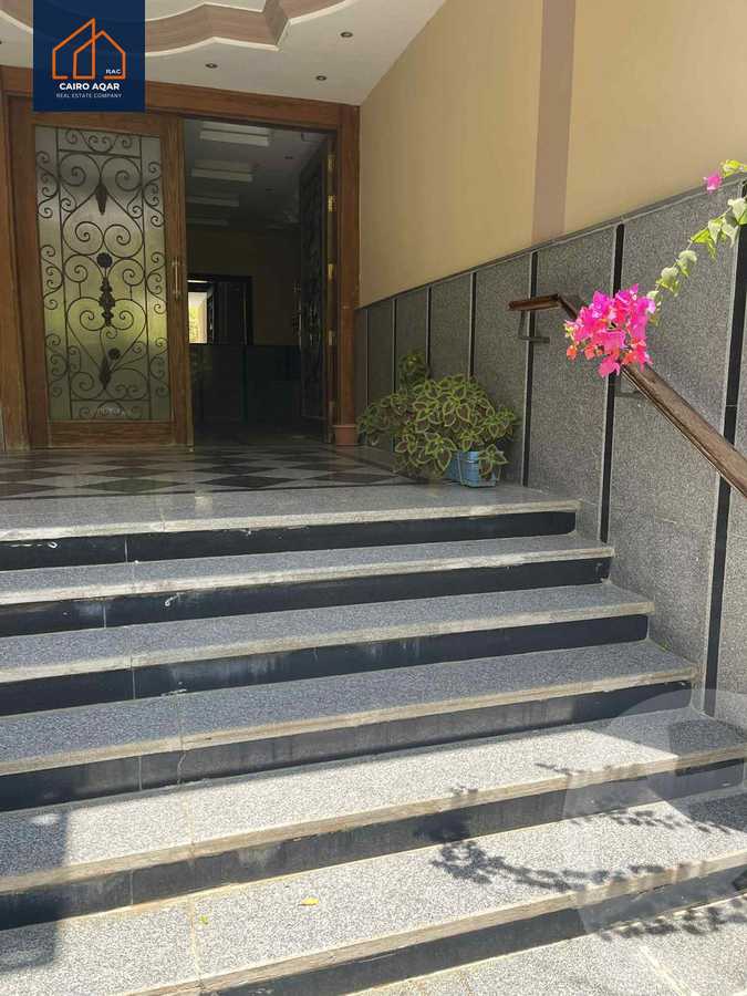 https://aqarmap.com.eg/en/listing/6216412-for-sale-cairo-new-cairo-lrhb-city-phase-1-ahmed-rami-st