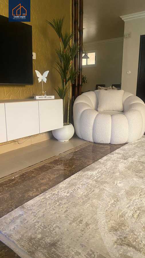https://aqarmap.com.eg/en/listing/6235917-for-sale-cairo-new-cairo-lrhb-city-phase-4-mohammed-farid-st