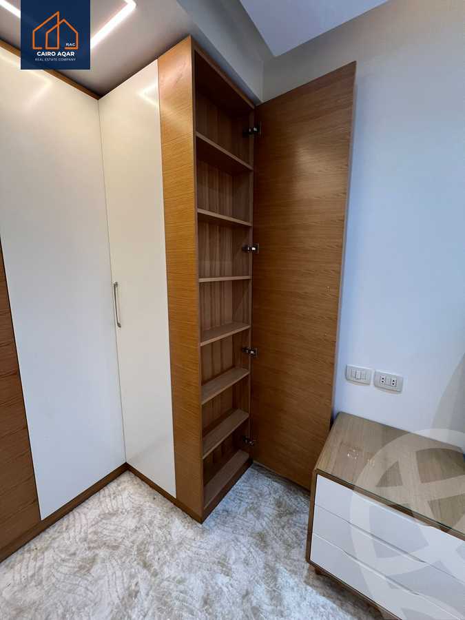 https://aqarmap.com.eg/ar/listing/6242049-for-rent-cairo-new-cairo-lrhb-city-phase-4-mohammed-farid-st