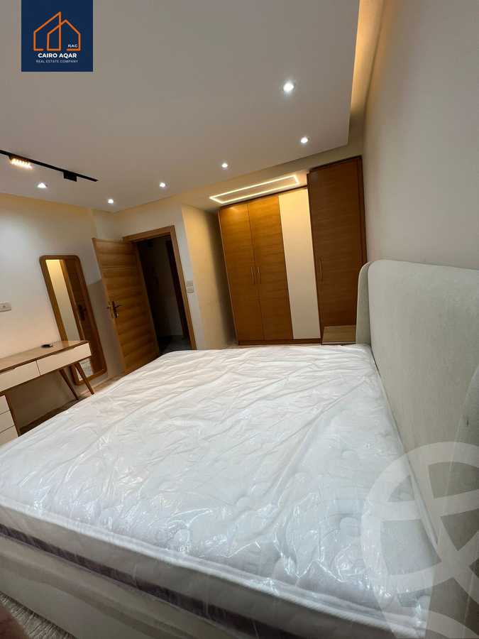 https://aqarmap.com.eg/ar/listing/6242049-for-rent-cairo-new-cairo-lrhb-city-phase-4-mohammed-farid-st