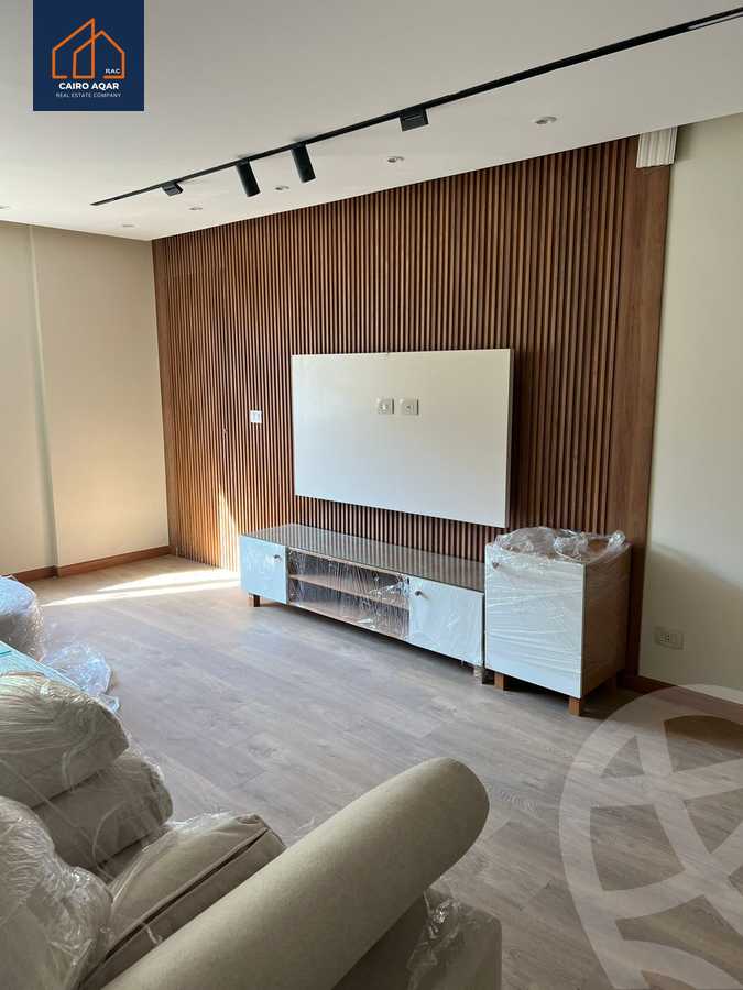 https://aqarmap.com.eg/ar/listing/6242049-for-rent-cairo-new-cairo-lrhb-city-phase-4-mohammed-farid-st