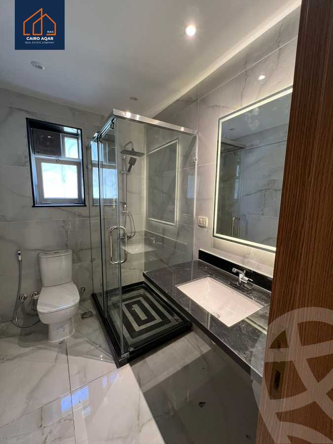 https://aqarmap.com.eg/ar/listing/6242049-for-rent-cairo-new-cairo-lrhb-city-phase-4-mohammed-farid-st