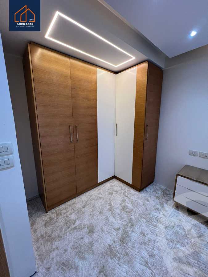 https://aqarmap.com.eg/ar/listing/6242049-for-rent-cairo-new-cairo-lrhb-city-phase-4-mohammed-farid-st