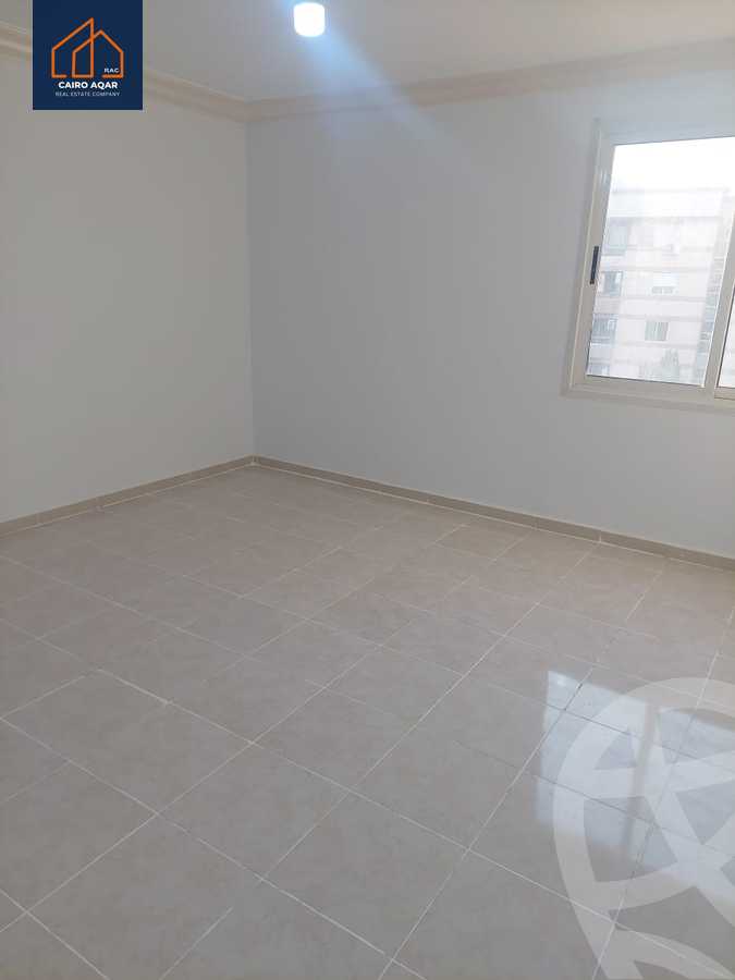 https://aqarmap.com.eg/ar/listing/6254772-for-sale-cairo-new-cairo-lrhb-city-phase-4-mohammed-farid-st