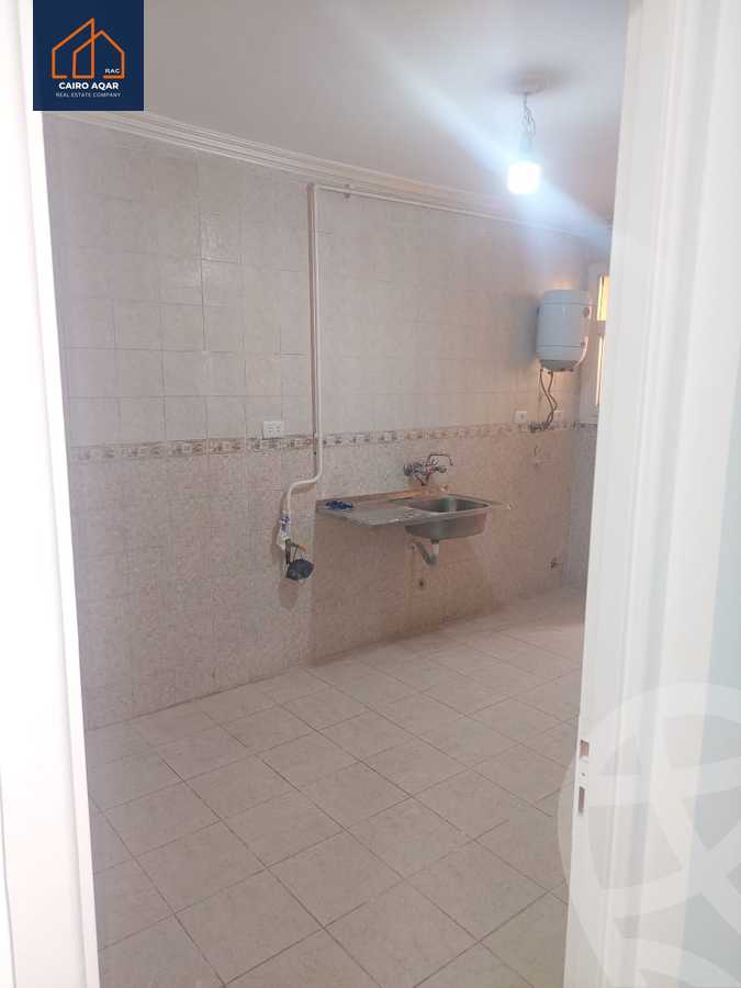 https://aqarmap.com.eg/ar/listing/6254772-for-sale-cairo-new-cairo-lrhb-city-phase-4-mohammed-farid-st