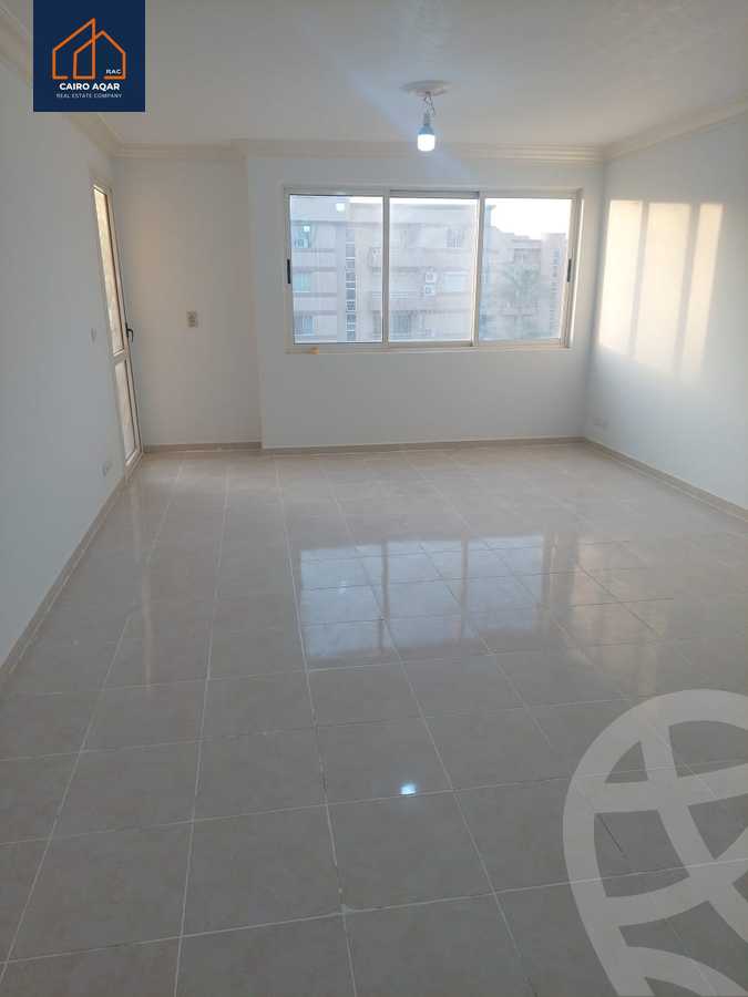https://aqarmap.com.eg/ar/listing/6254772-for-sale-cairo-new-cairo-lrhb-city-phase-4-mohammed-farid-st