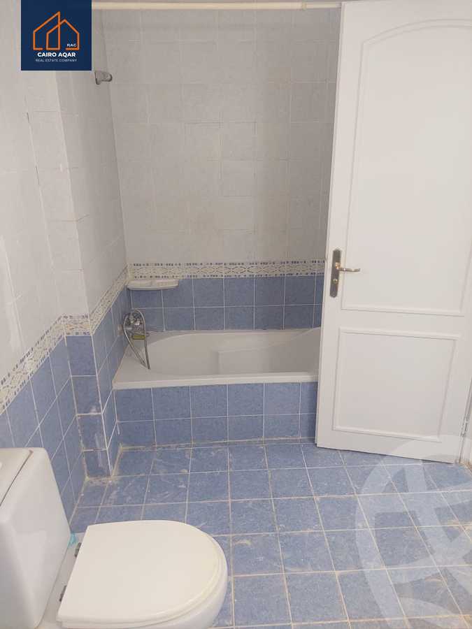 https://aqarmap.com.eg/ar/listing/6254772-for-sale-cairo-new-cairo-lrhb-city-phase-4-mohammed-farid-st