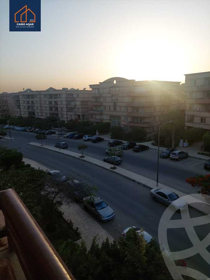 https://aqarmap.com.eg/ar/listing/6254772-for-sale-cairo-new-cairo-lrhb-city-phase-4-mohammed-farid-st