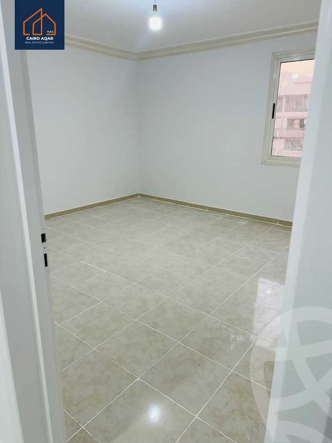 https://aqarmap.com.eg/ar/listing/6254772-for-sale-cairo-new-cairo-lrhb-city-phase-4-mohammed-farid-st