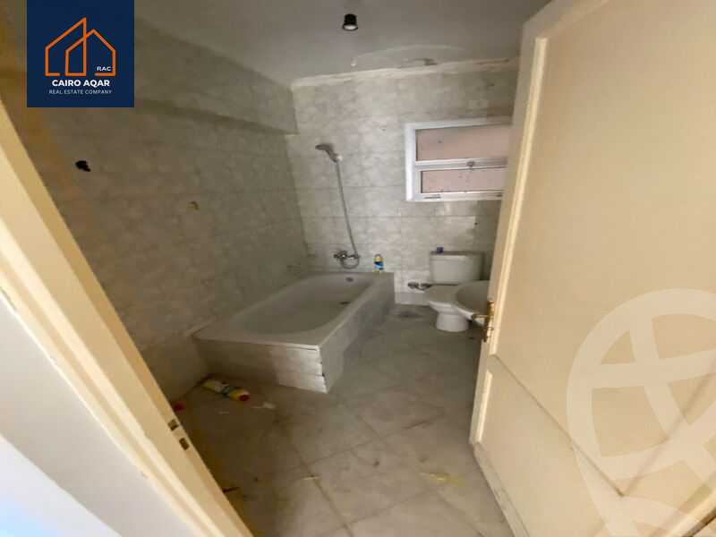 https://aqarmap.com.eg/ar/listing/6257297-for-rent-cairo-new-cairo-lrhb-city-mtdd-lrhb-phase-8
