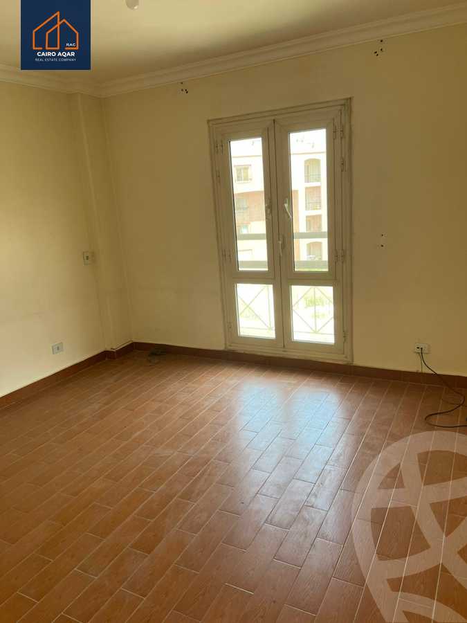 https://aqarmap.com.eg/ar/listing/6282887-for-rent-cairo-new-cairo-lrhb-city-phase-4-mohammed-farid-st