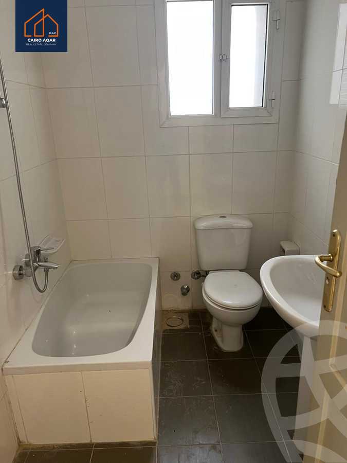 https://aqarmap.com.eg/ar/listing/6282887-for-rent-cairo-new-cairo-lrhb-city-phase-4-mohammed-farid-st