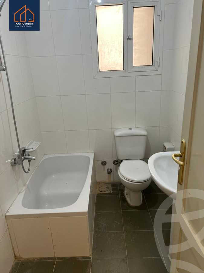 https://aqarmap.com.eg/ar/listing/6282887-for-rent-cairo-new-cairo-lrhb-city-phase-4-mohammed-farid-st