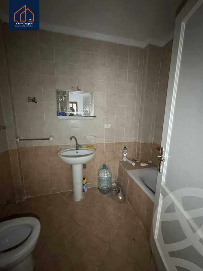 https://aqarmap.com.eg/ar/listing/6351171-for-rent-cairo-new-cairo-lrhb-city-phase-5-talaat-mostafa-st