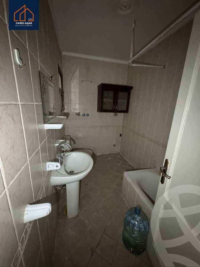 https://aqarmap.com.eg/ar/listing/6351171-for-rent-cairo-new-cairo-lrhb-city-phase-5-talaat-mostafa-st