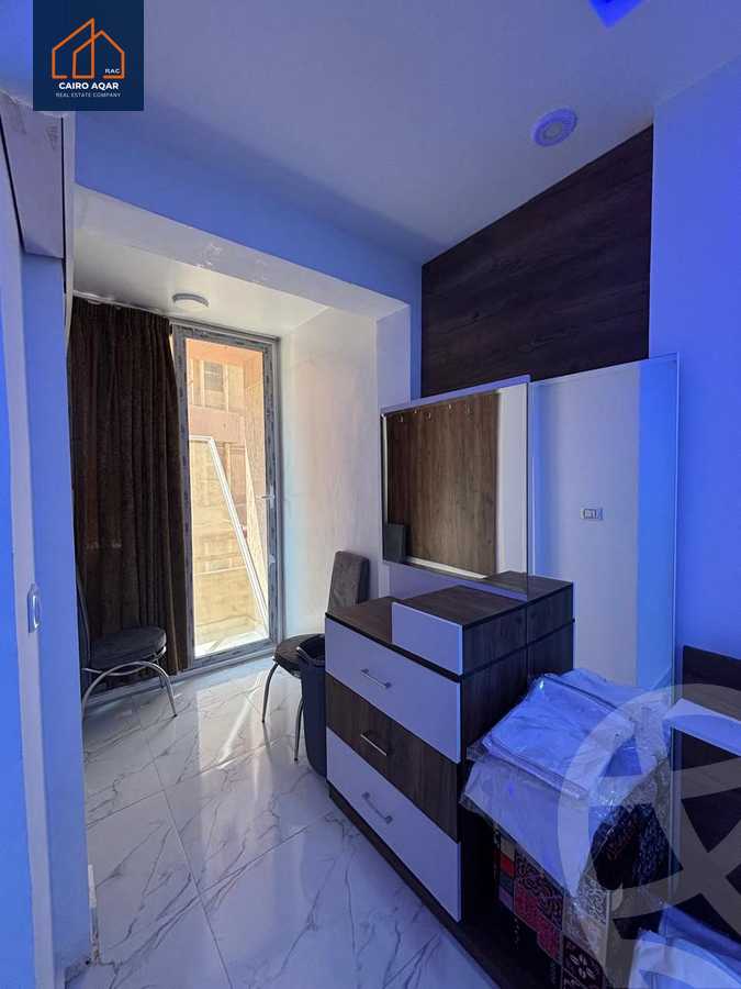 https://aqarmap.com.eg/ar/listing/6351775-for-sale-cairo-new-cairo-lrhb-city-phase-4-mohammed-farid-st