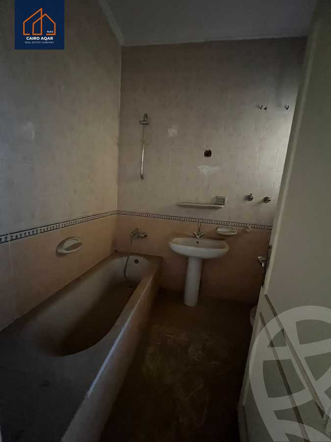 https://aqarmap.com.eg/ar/listing/6466662-for-sale-cairo-new-cairo-lrhb-city-phase-2-saed-ibn-mouaaz-st