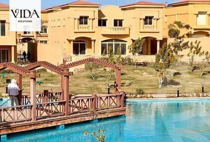 https://aqarmap.com.eg/en/listing/5400813-for-sale-cairo-el-sheikh-zayed-city-compounds-royal-meadows