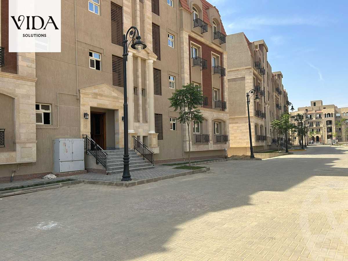 https://aqarmap.com.eg/ar/listing/5409365-for-sale-cairo-new-cairo-compounds-rock-vera