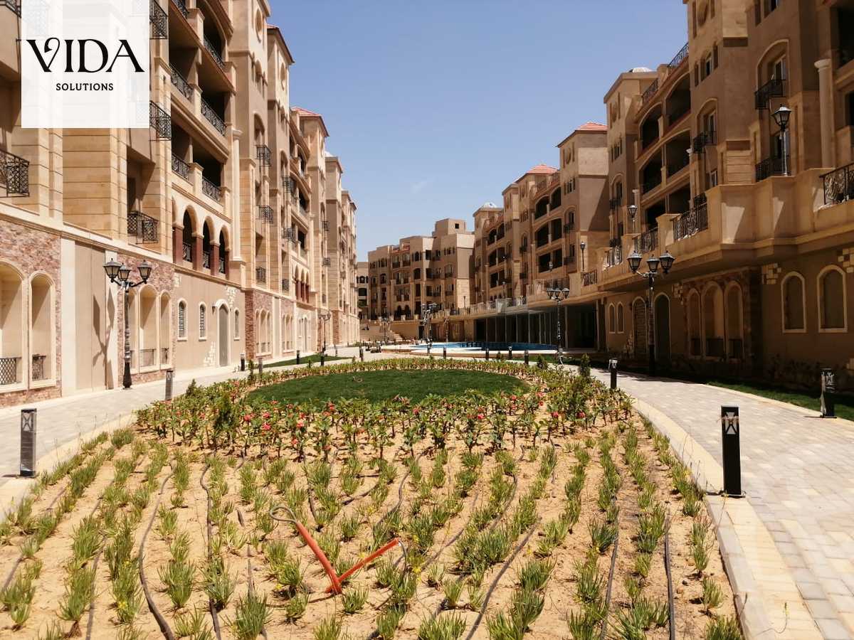 https://aqarmap.com.eg/ar/listing/5409365-for-sale-cairo-new-cairo-compounds-rock-vera