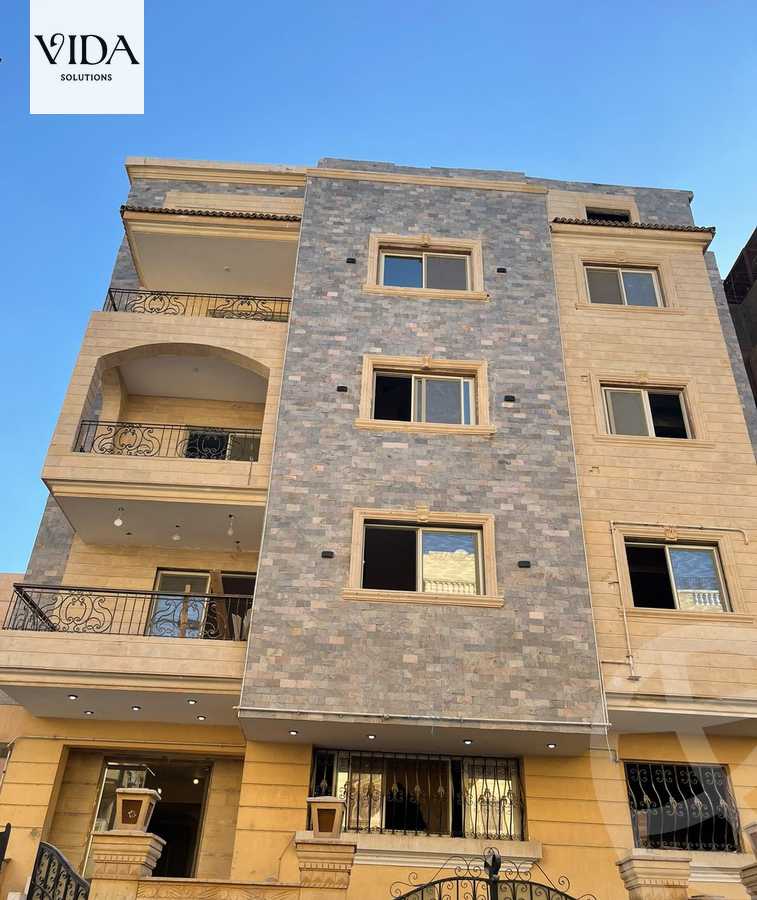 https://aqarmap.com.eg/ar/listing/5031870-for-sale-cairo-6th-of-october-el-ahyaa-neighborhood-2nd-divided-from-al-kafrawei-st