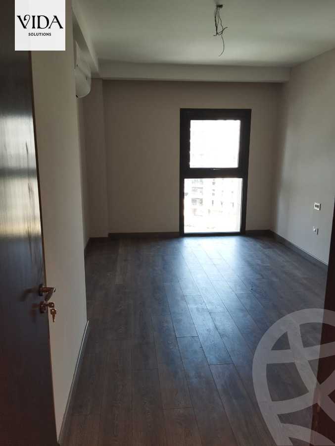 https://aqarmap.com.eg/en/listing/5326052-for-sale-cairo-el-sheikh-zayed-city-compounds-zyd-wr-llttwyr-park-towers-zed-el-sheikh-zayed-compound