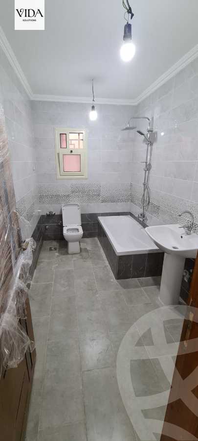 https://aqarmap.com.eg/en/listing/5405054-for-sale-cairo-el-sheikh-zayed-city-compounds-el-khamayel