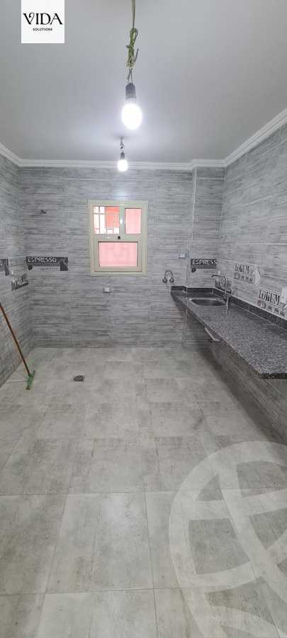 https://aqarmap.com.eg/en/listing/5405054-for-sale-cairo-el-sheikh-zayed-city-compounds-el-khamayel
