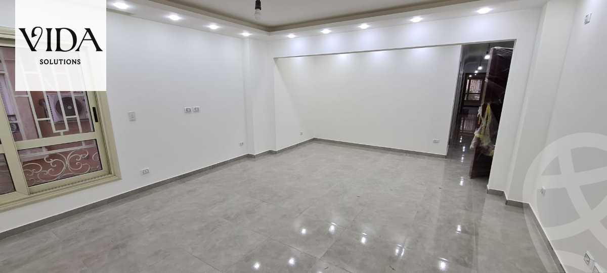 https://aqarmap.com.eg/en/listing/5405054-for-sale-cairo-el-sheikh-zayed-city-compounds-el-khamayel