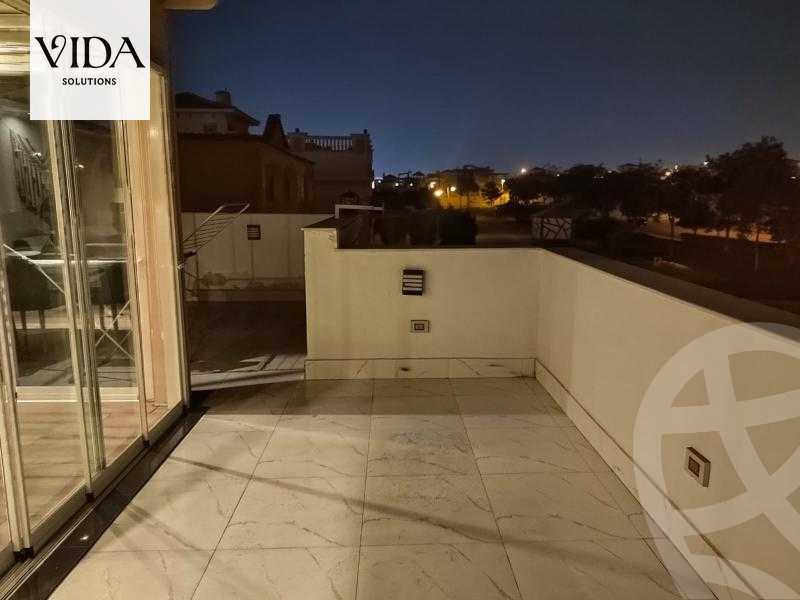 https://aqarmap.com.eg/en/listing/5410311-for-sale-cairo-el-sheikh-zayed-city-compounds-royal-city