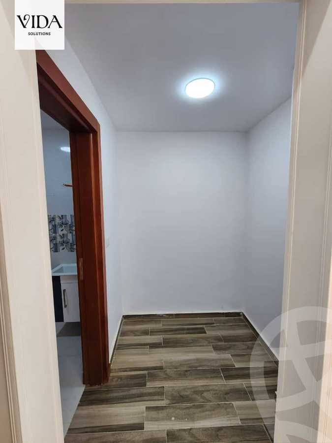 https://aqarmap.com.eg/ar/listing/5420215-for-sale-cairo-el-sheikh-zayed-city-compounds-el-khamayel