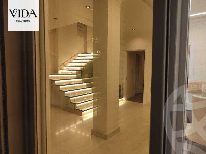 https://aqarmap.com.eg/en/listing/5421615-for-sale-cairo-el-sheikh-zayed-city-compounds-royal-city