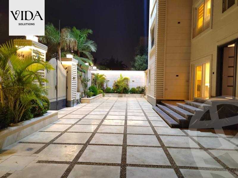 https://aqarmap.com.eg/en/listing/5421615-for-sale-cairo-el-sheikh-zayed-city-compounds-royal-city