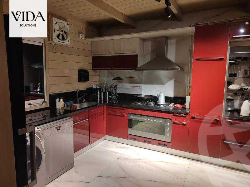 https://aqarmap.com.eg/en/listing/5421615-for-sale-cairo-el-sheikh-zayed-city-compounds-royal-city
