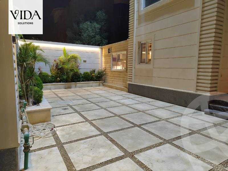 https://aqarmap.com.eg/en/listing/5421615-for-sale-cairo-el-sheikh-zayed-city-compounds-royal-city